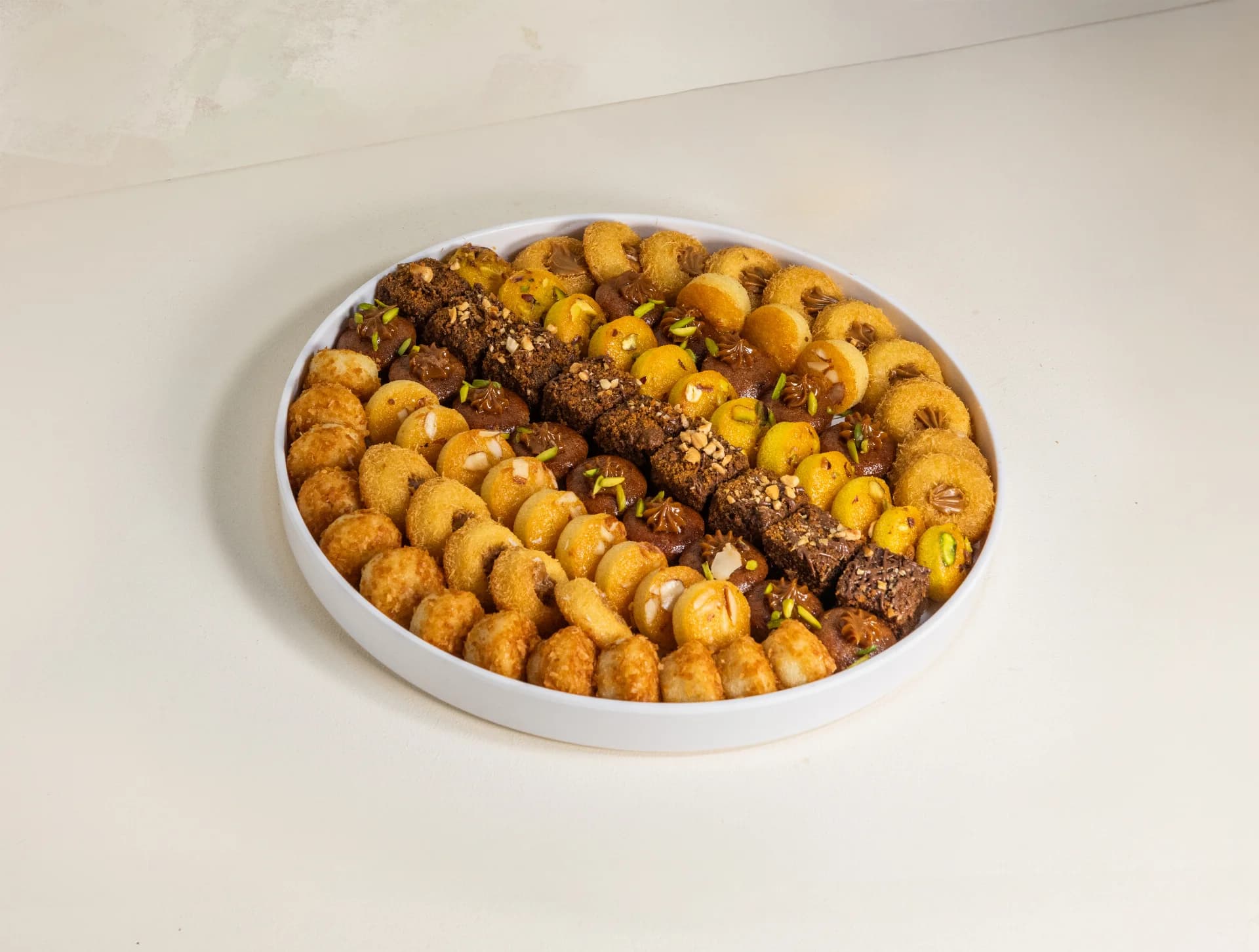 Cake Mix Special Round Tray Medium