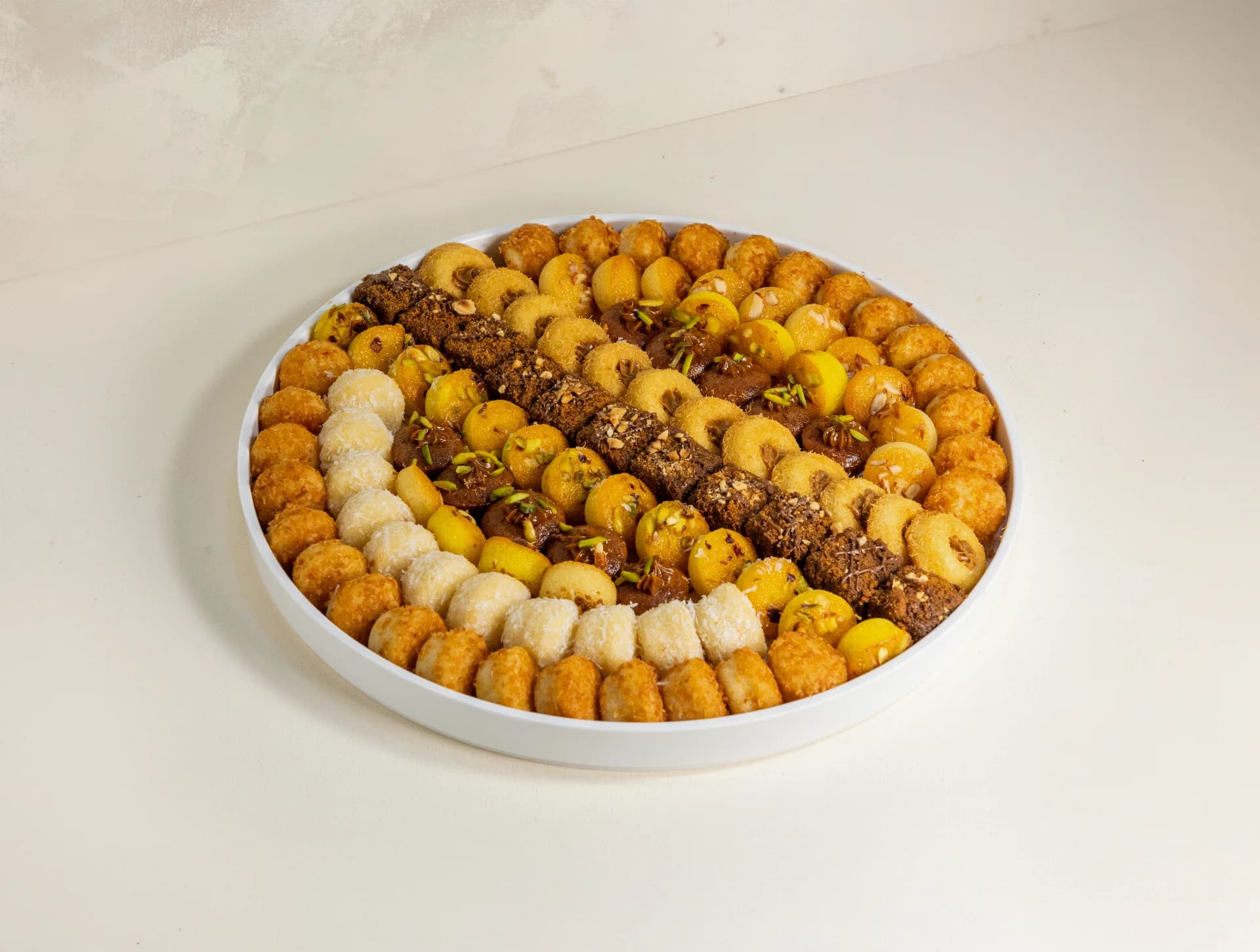 Cake Mix Special Round Tray Large