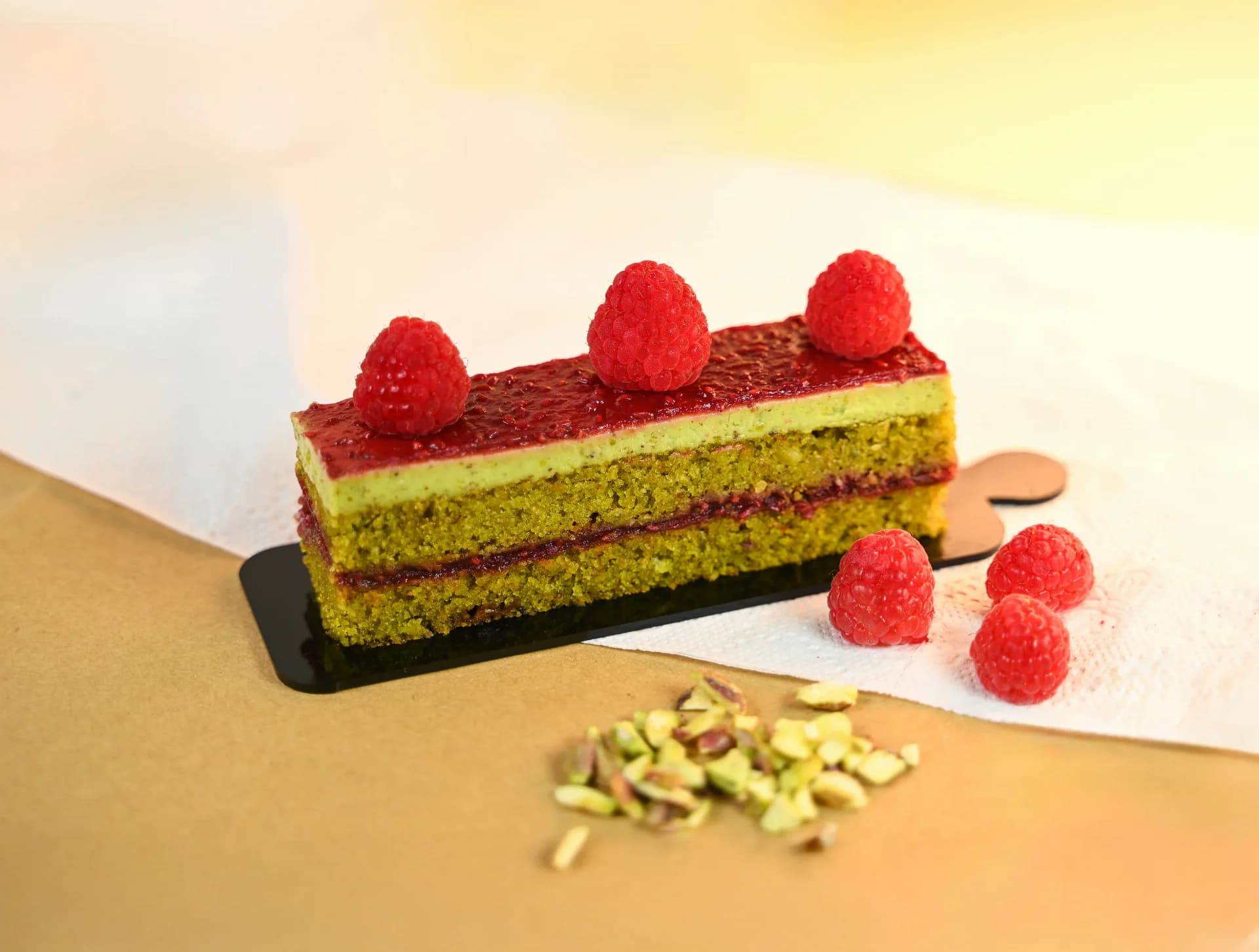 Pistachio Raspberry Portion Cake